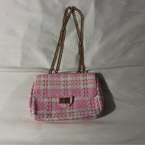 Chic Pink Tweed Shoulder Bag